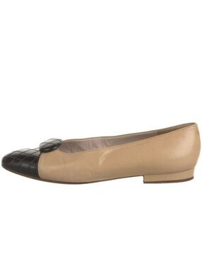 Vintage CHANEL Two-Tone Leather Ballet Flat - Black & Beige